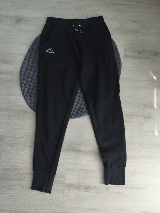 Czarne spodnie dresowe Kappa dresy joggery, rozmiar S / 36
