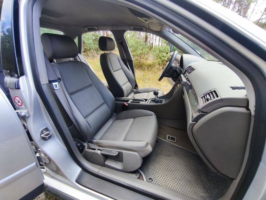 Audi A4b6 2.0 бензин