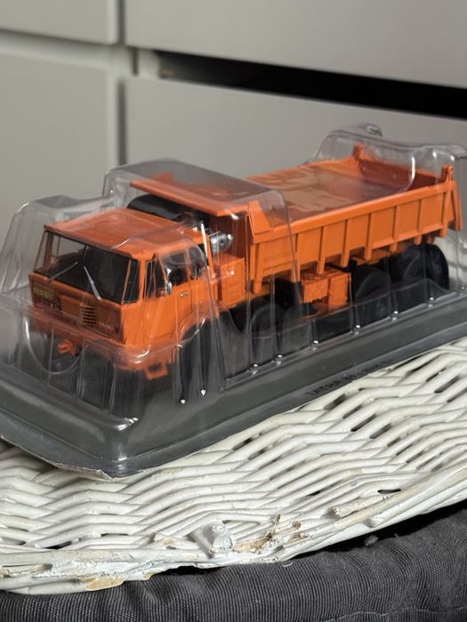 Tatra 813 8x8 1/43
