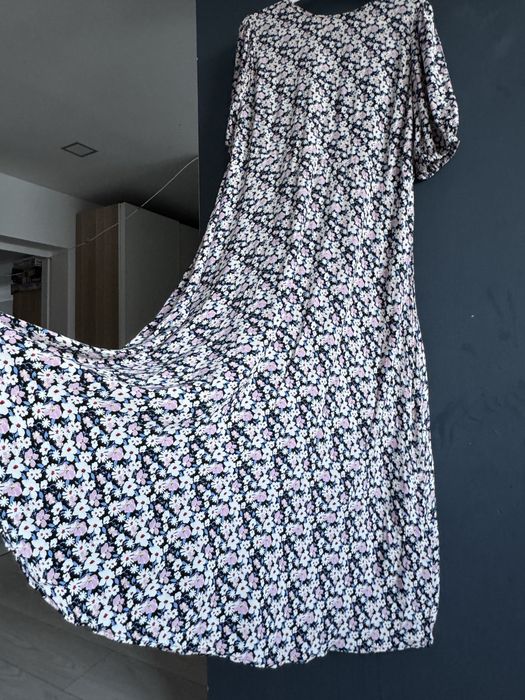 Piękna sukienka w kwiaty kwiatki M&S Marks & Spencer wiskozow