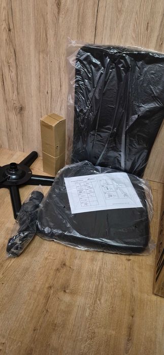 Dziecięce krzesło obrotowe biurowe ergonomiczne czarne