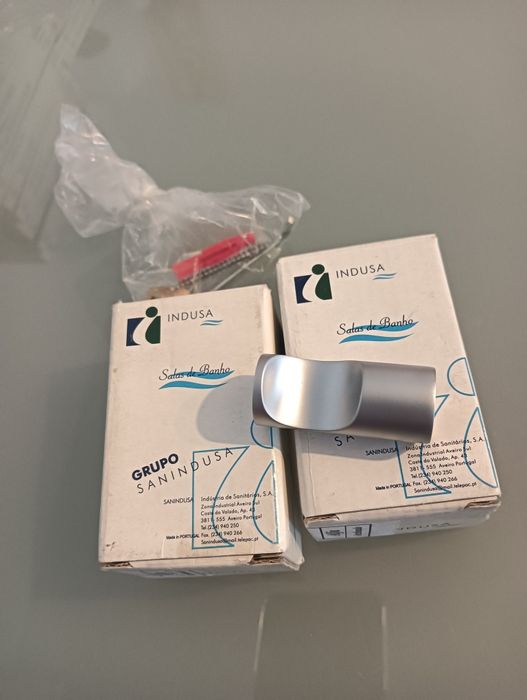 2 cabides de casa de Banho SANINDUSA	Excelente qualidade*