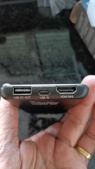Mini Projetor Portátil Brookstone Pocket Slim, na caixa completo, HDMI MHL 1080p