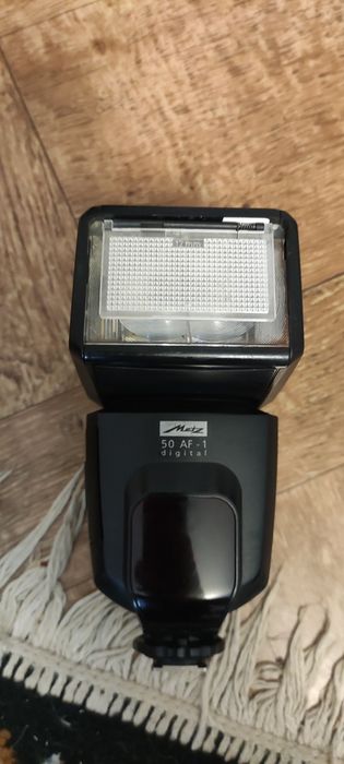 Спалах Metz 50 AF-1 під Canon