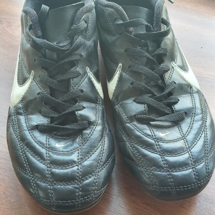 Бутсы футбольные