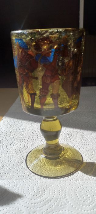 Kielich z zielonego szkła vintage.