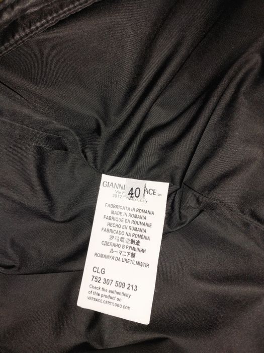 Продам куртку   VERSACE