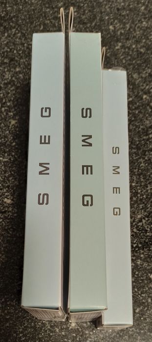 Smeg - 2 Conjuntos talheres + 1 Conjunto 2 facas -Novo- 24hs