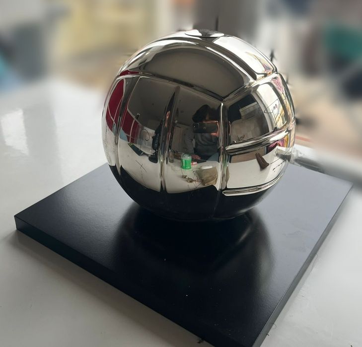 Bola de prata com assinatura dos melhores jogadores do Sporting CP