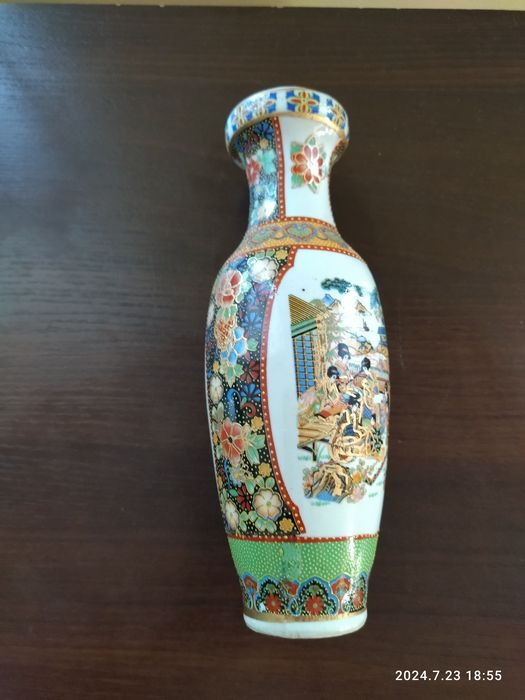 Chiński wazonik ceramiczny
