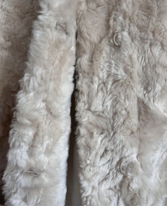 Płaszcz, beżowy kożuch, futro