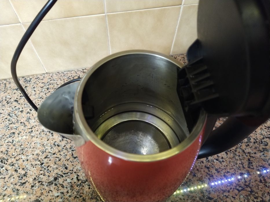 Chaleira fervedor de água casa quarto apartamento vivenda escritório.