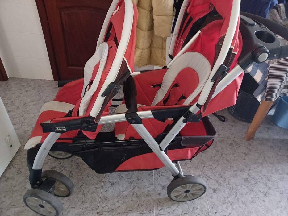 Carrinho de gemeos