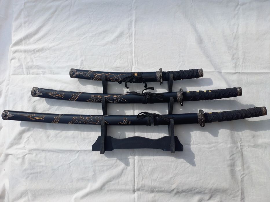 Продам набор мечей самурая б/у