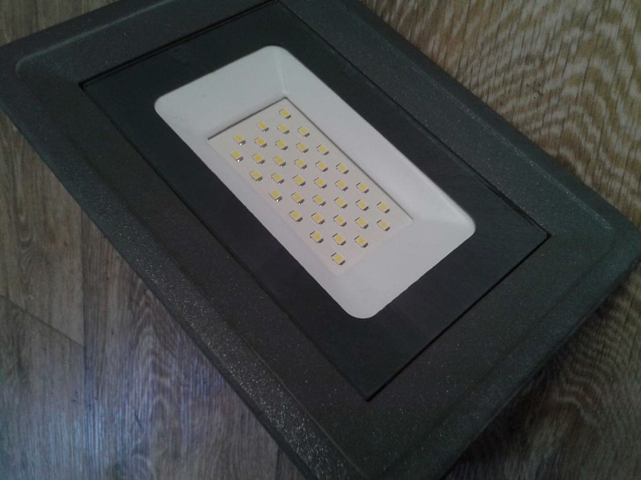 Светдиодный прожектор BIOM 30W S4 SMD 30 Slim HL 13/50W NW COB