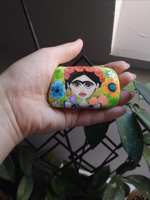 Frida, malowany kamień, prezent, upominek, ozdoba