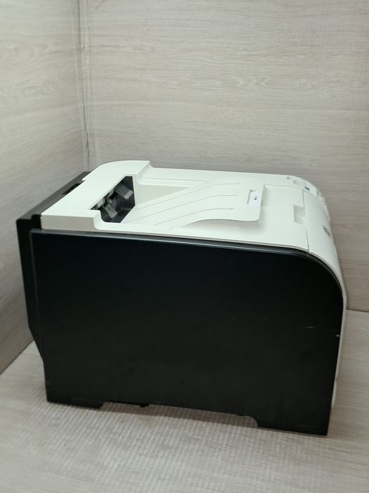 HP LaserJet Pro 400 Color Printer M451dn