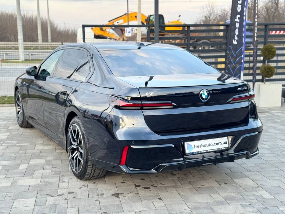 BMW i7 2023 freshauto