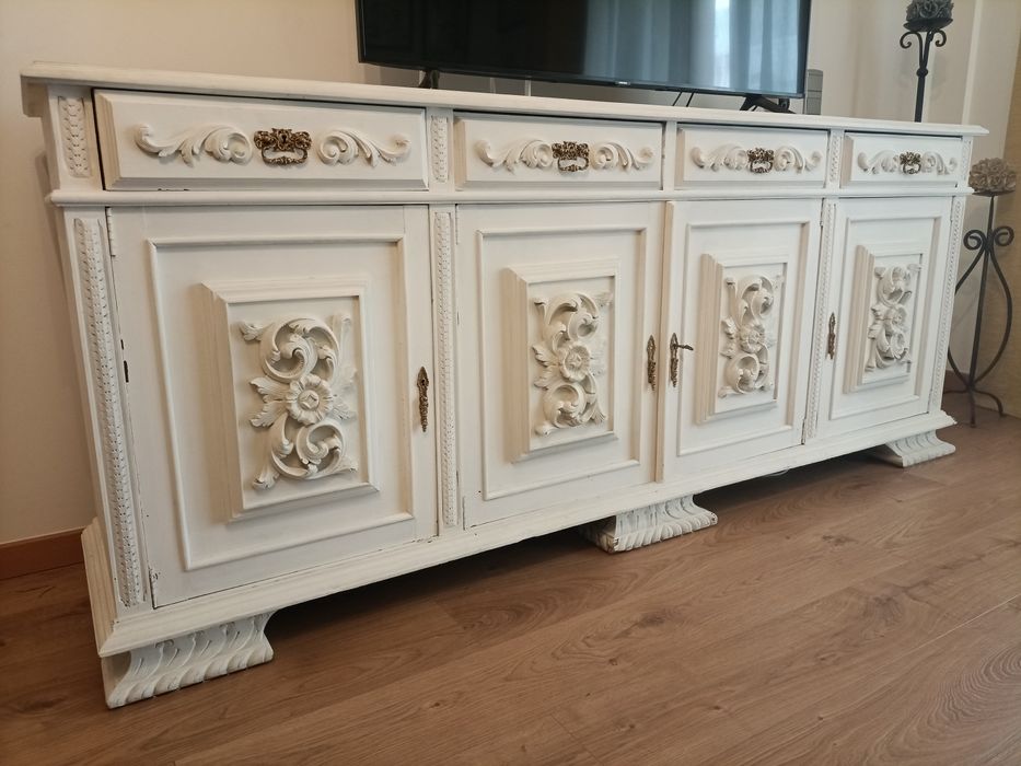 Móvel de apoio em mogno