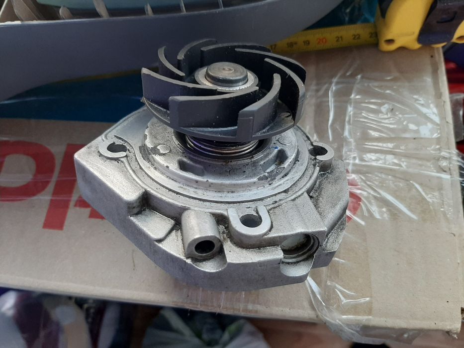 Помпа Fiat Punto 1.4 бензин