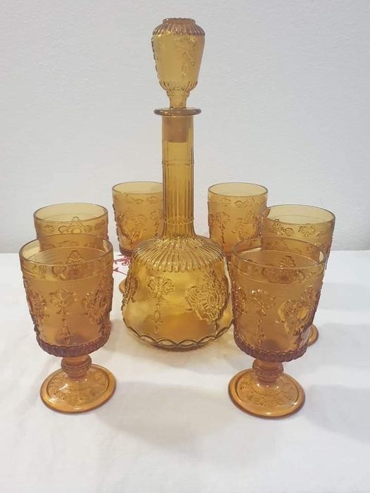 Conjunto antigo em vidro soprado