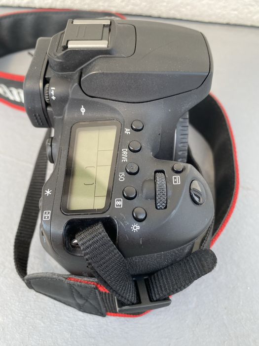 DSLR Canon EOS 90D
