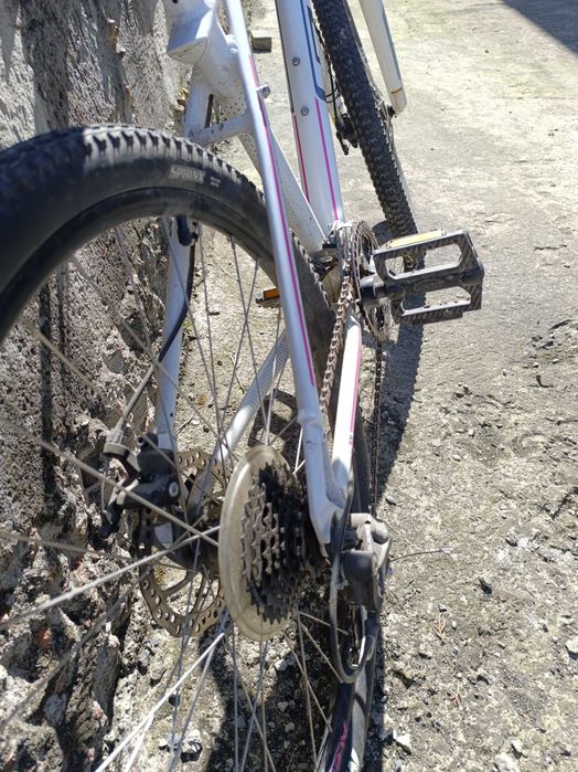 Продаю велосипед білий 5000