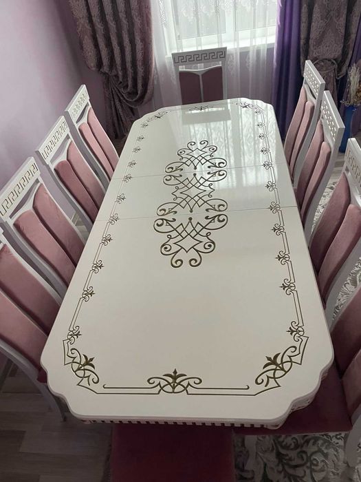 Продам стіл в гарному стані