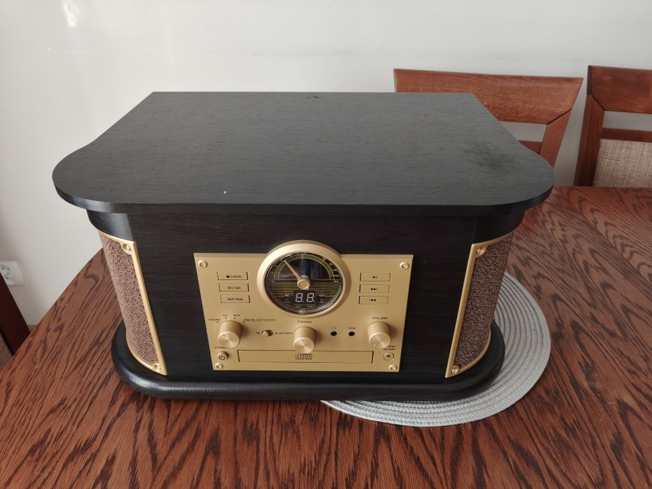 Gramofon z głośnikami i Bluetooth