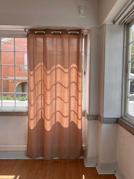 Cortinados semi-opacos castanhos