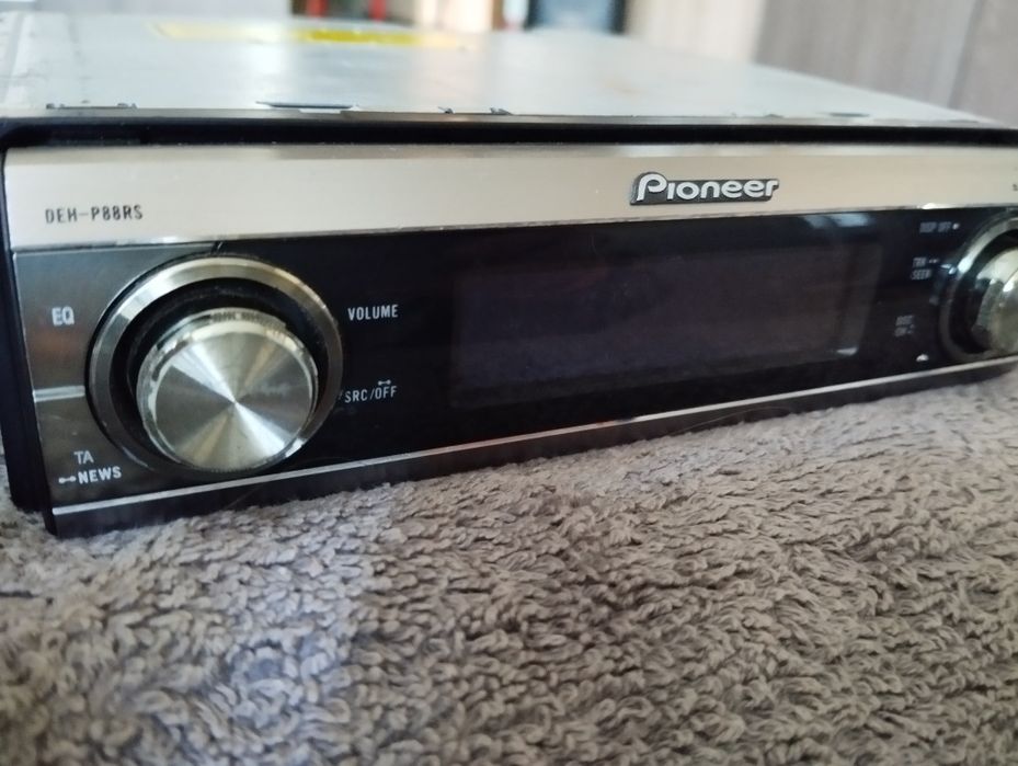 Продам автомагнитолу Pioneer DEN P 88 RS б/у