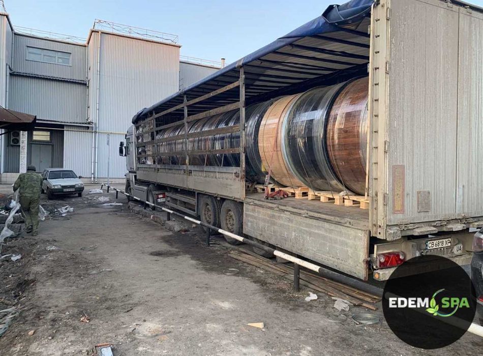 Сучасній карпатський чан на дровах для бізнесу і дому. Офуро.