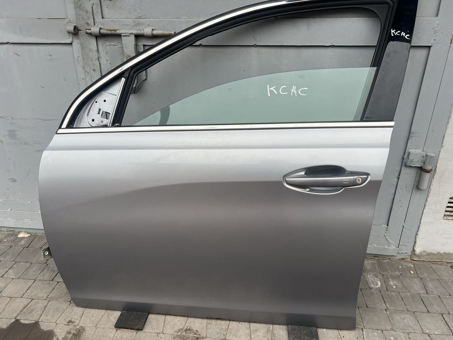Peugeot 308 t9 ліві двері.