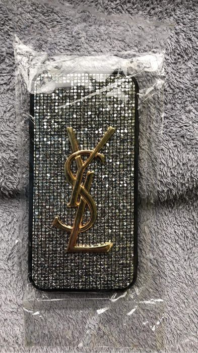 Чехлы на телефоны новые