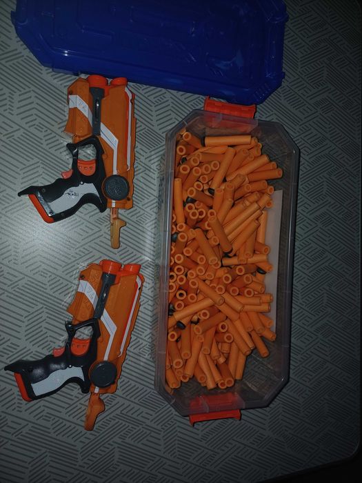 NERF Elite Firestrike + caixa com dardos espuma