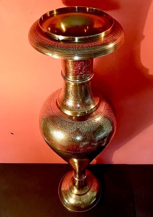 ÂNFORA EM LATÃO - pintura a fogo - anos 60 - 79x22 cm/s