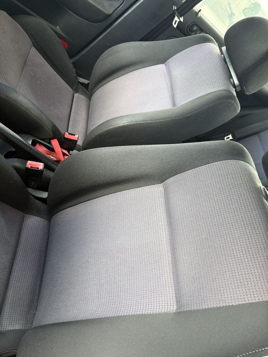 Volkswagen    Golf