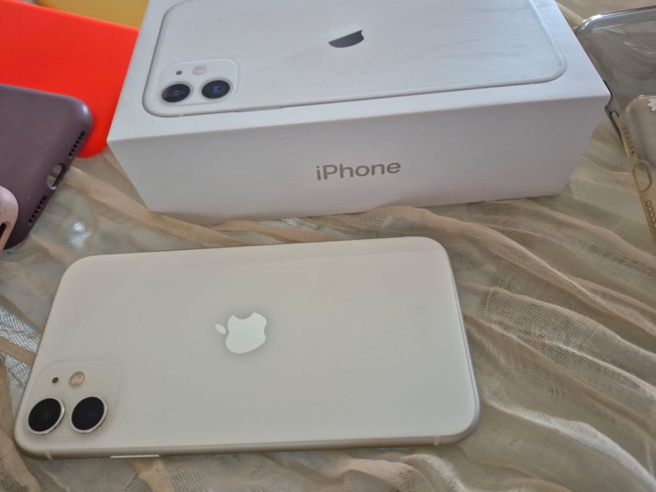 iphone 11 com acessorios