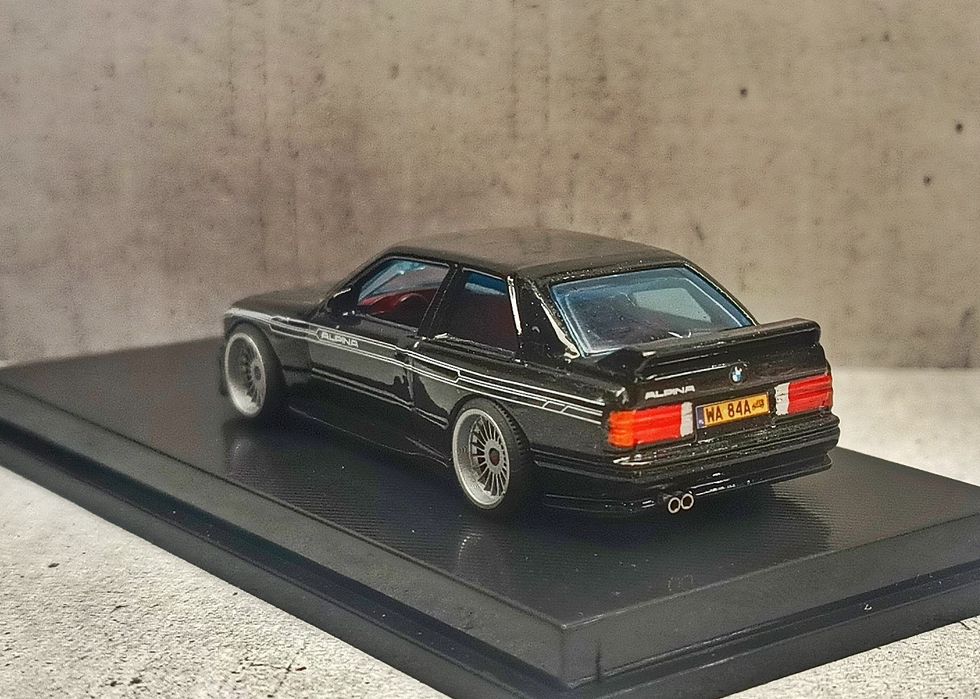 Model BMW M3 E30 Alpina B6 Hot Wheels