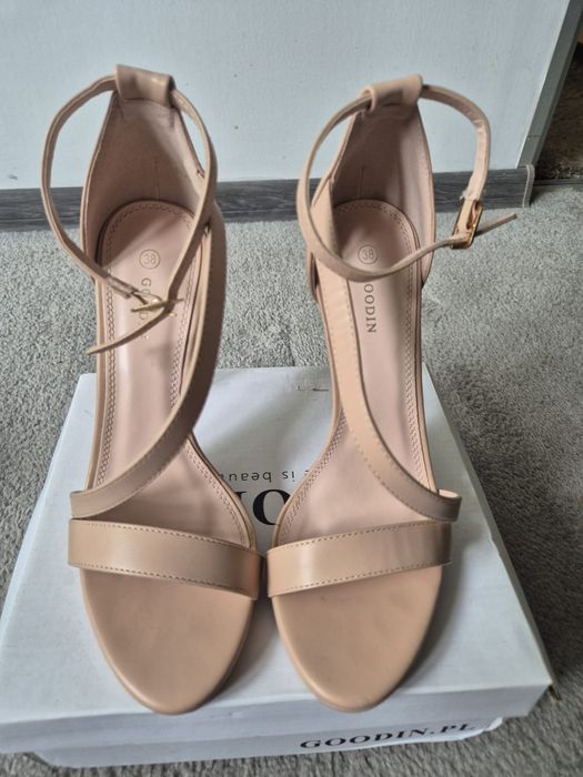 Damskie buty na szpilce
