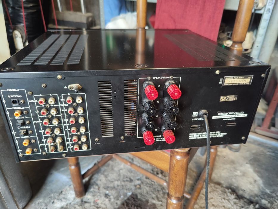 Wzmacniacz Akai am-75