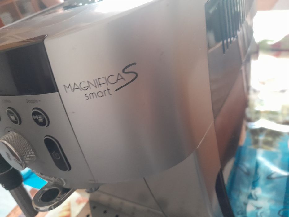 Máquina de café Delonghi negociável