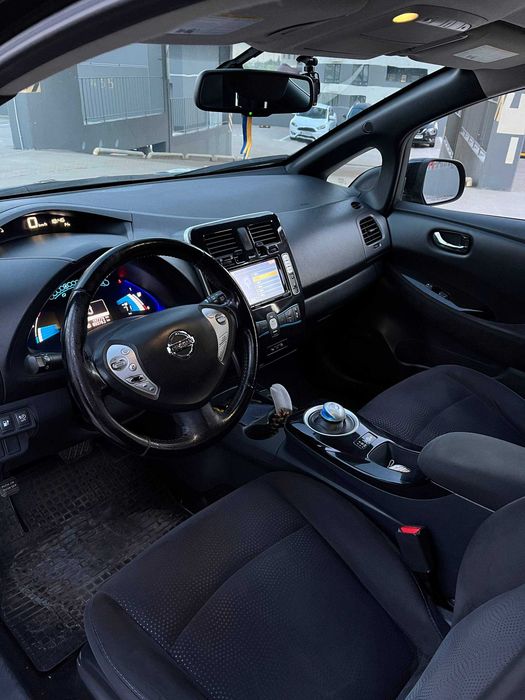 Продам Nissan Leaf 2013