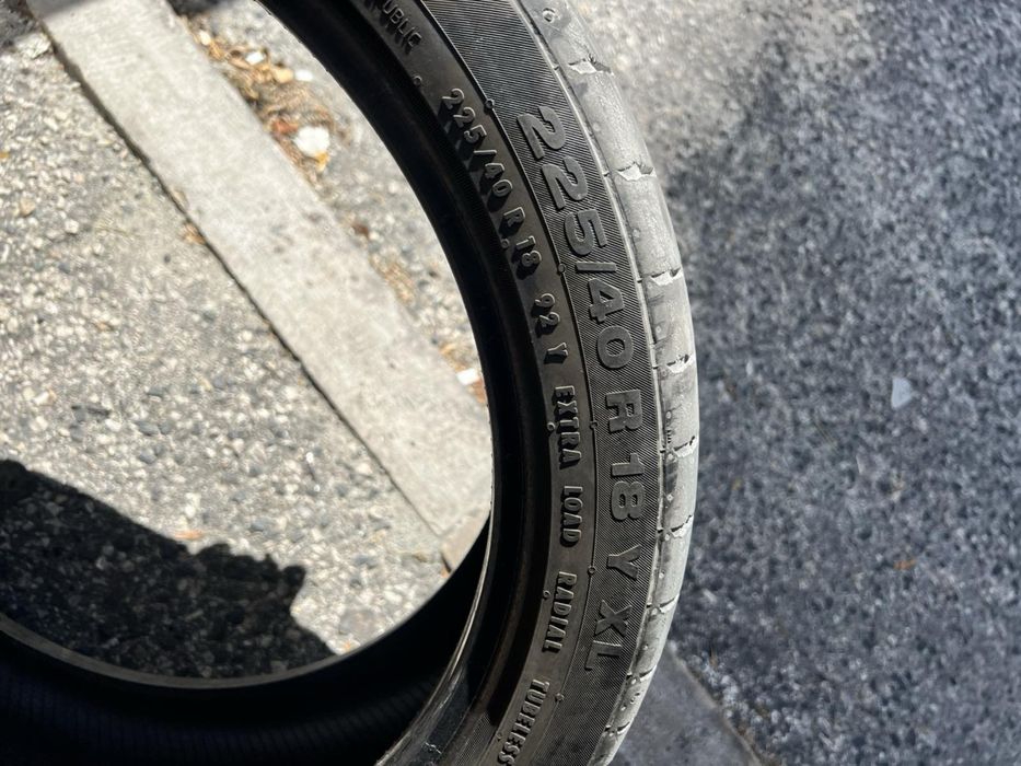 225/40/18 Continental 2 pneus