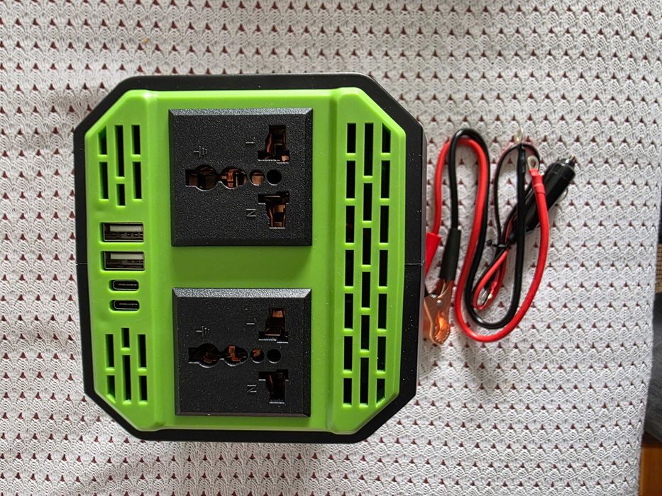 Power Inverter 12V / 220V