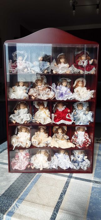 Expositor de Bonecas