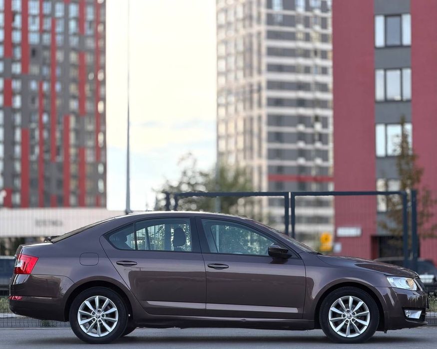 Skoda Octavia A7 Official