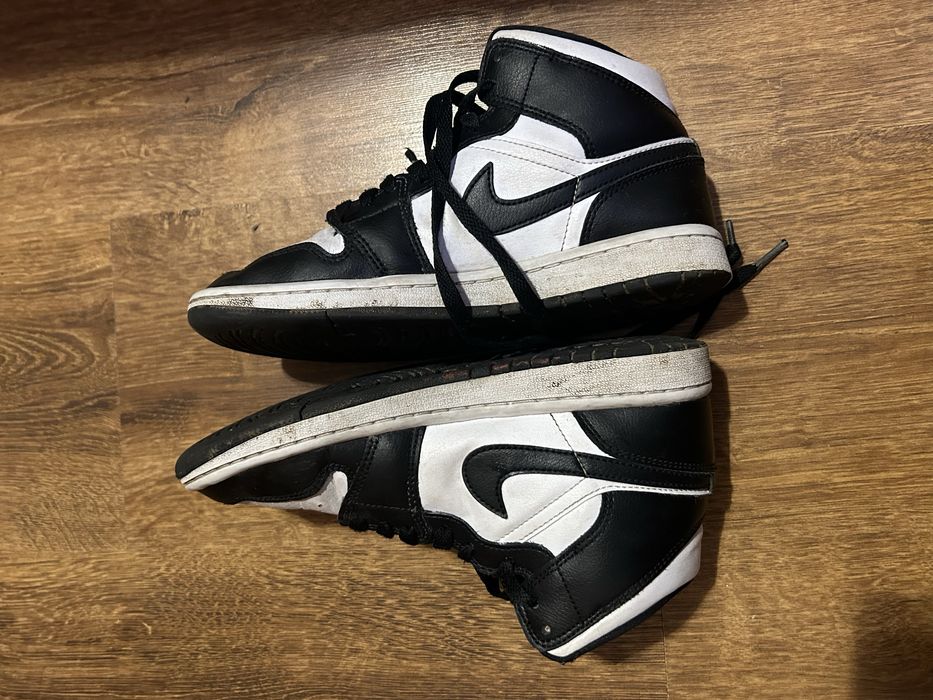 Air Jordan 1 Mid Black/White (Panda)