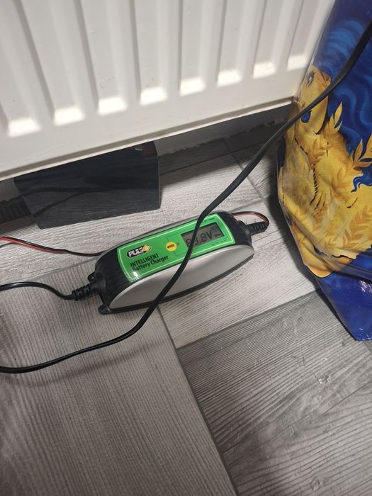 Зарядний пристрій для аккумулятора на 3.5 А