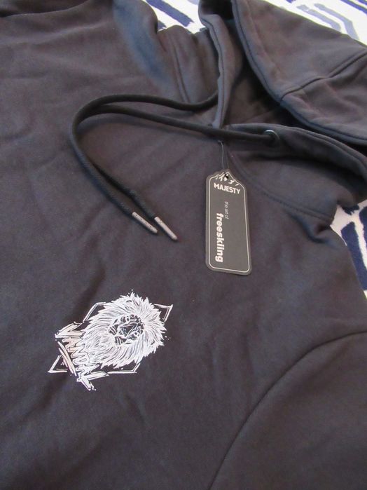 Czarna bluza Majesty Vandal lew M i XL